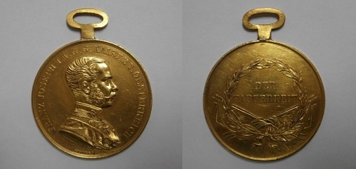 Austrija -Zlatna Medalja Za Hrabrost-Franz Joseph
